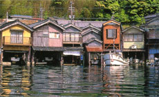 海上高床式建物　舟屋