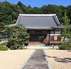 常立寺［じょうりゅうじ］(京丹後市峰山町)峰山藩主―京極家の菩提寺［ぼだいじ］